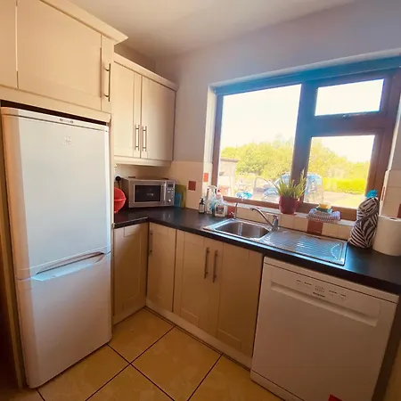 Cosy 3 Bedroom Townhouse With Wood Pellet Stove! Semesterbostad Foxford