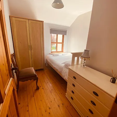 Cosy 3 Bedroom Townhouse With Wood Pellet Stove! Σπίτι διακοπών *