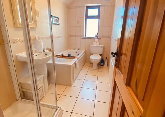 Cosy 3 Bedroom Townhouse With Wood Pellet Stove! Ferienhaus Foxford