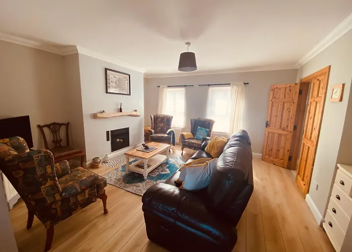 Ferienhaus Cosy 3 Bedroom Townhouse With Wood Pellet Stove! Foxford